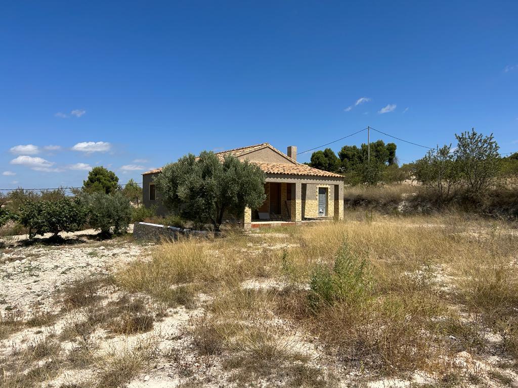  Casa de campo y tierra